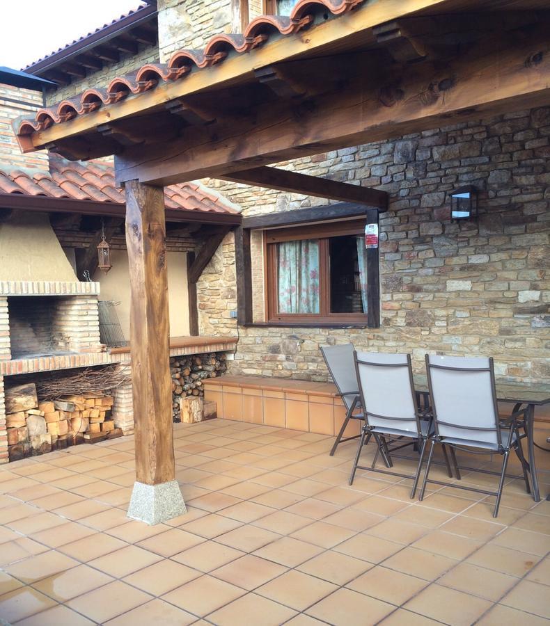 El Corral De Concejo Guest House Horcajuelo de la Sierra Exterior photo